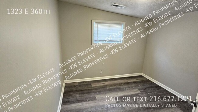 Building Photo - 1323 E 360th-