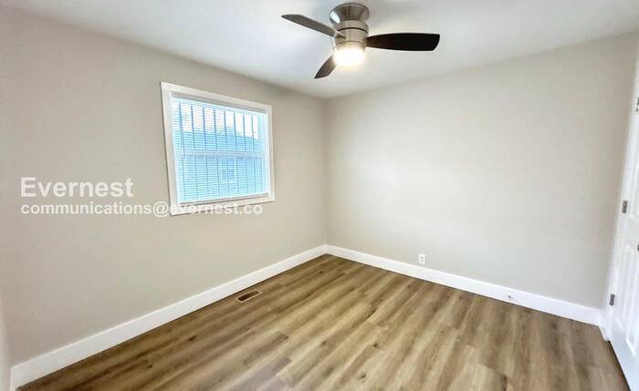 Building Photo - 1732 17th Ave N