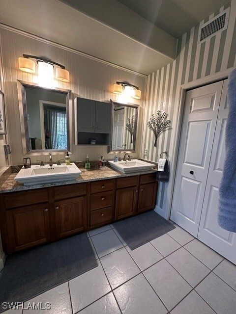 Building Photo - 9170 Southmont Cove