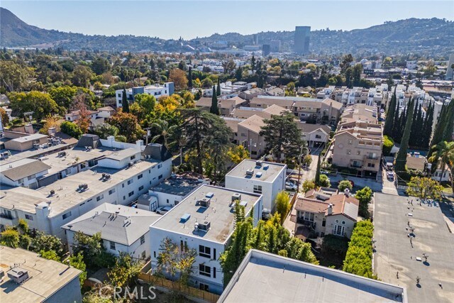 Building Photo - 10801 Kling St