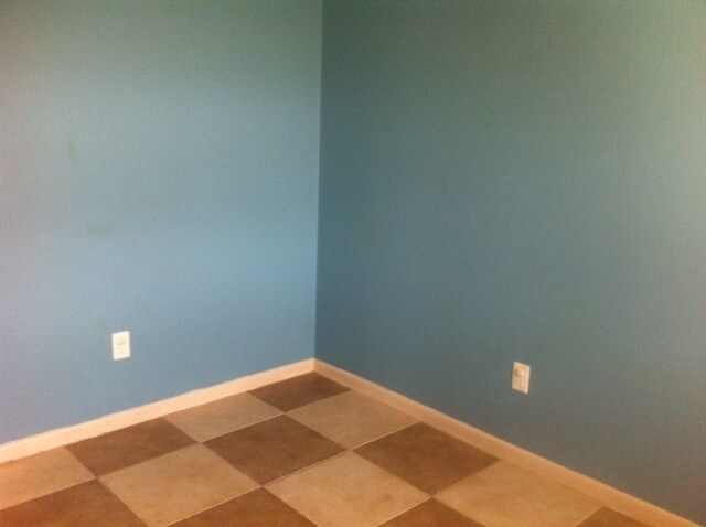 Building Photo - Beautiful  3 bedroom, 2 bath, 2 car garage...