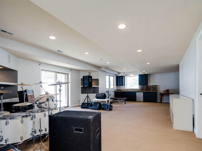 Building Photo - 30390 Beaver Creek Ln