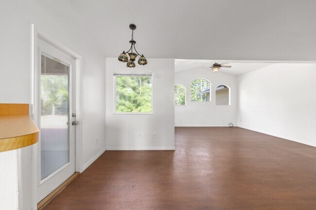 Building Photo - 7860 SW 204th Ave