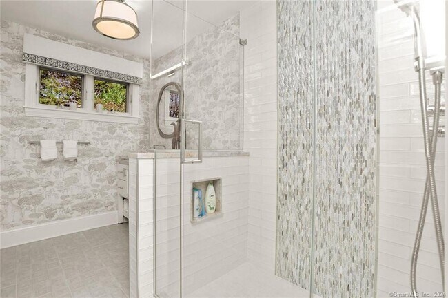 Building Photo - 12 Signal Ln