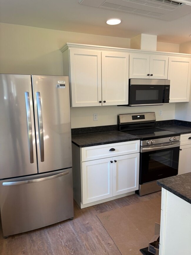Building Photo - LUXURY 2BR Lenox, ALL Utilities included!