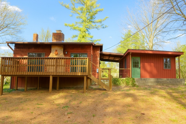 Building Photo - 1065 Mountain View St