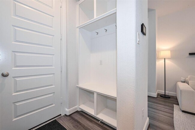 Building Photo - 3115 Planters Peak Dr