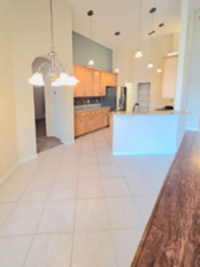 Building Photo - 691 Lakeworth Cir