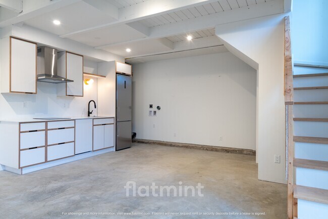 Building Photo - 2315 N 56th St