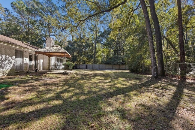 Building Photo - MOVE-IN READY! (Pet Friendly)