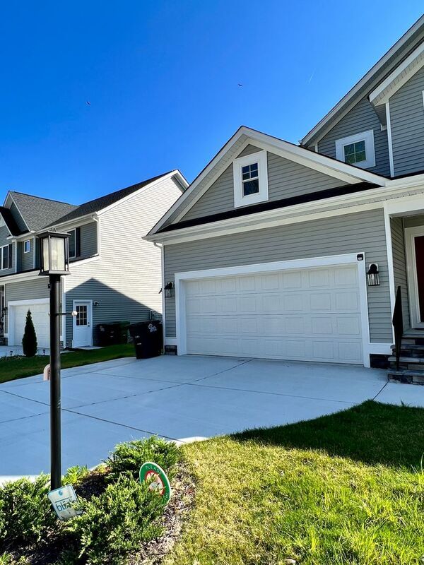 Building Photo - 8180 Lyman Ct