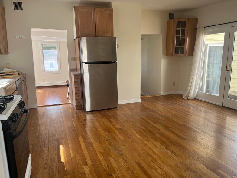 kitchen/ great room - 110 Bayview Ave