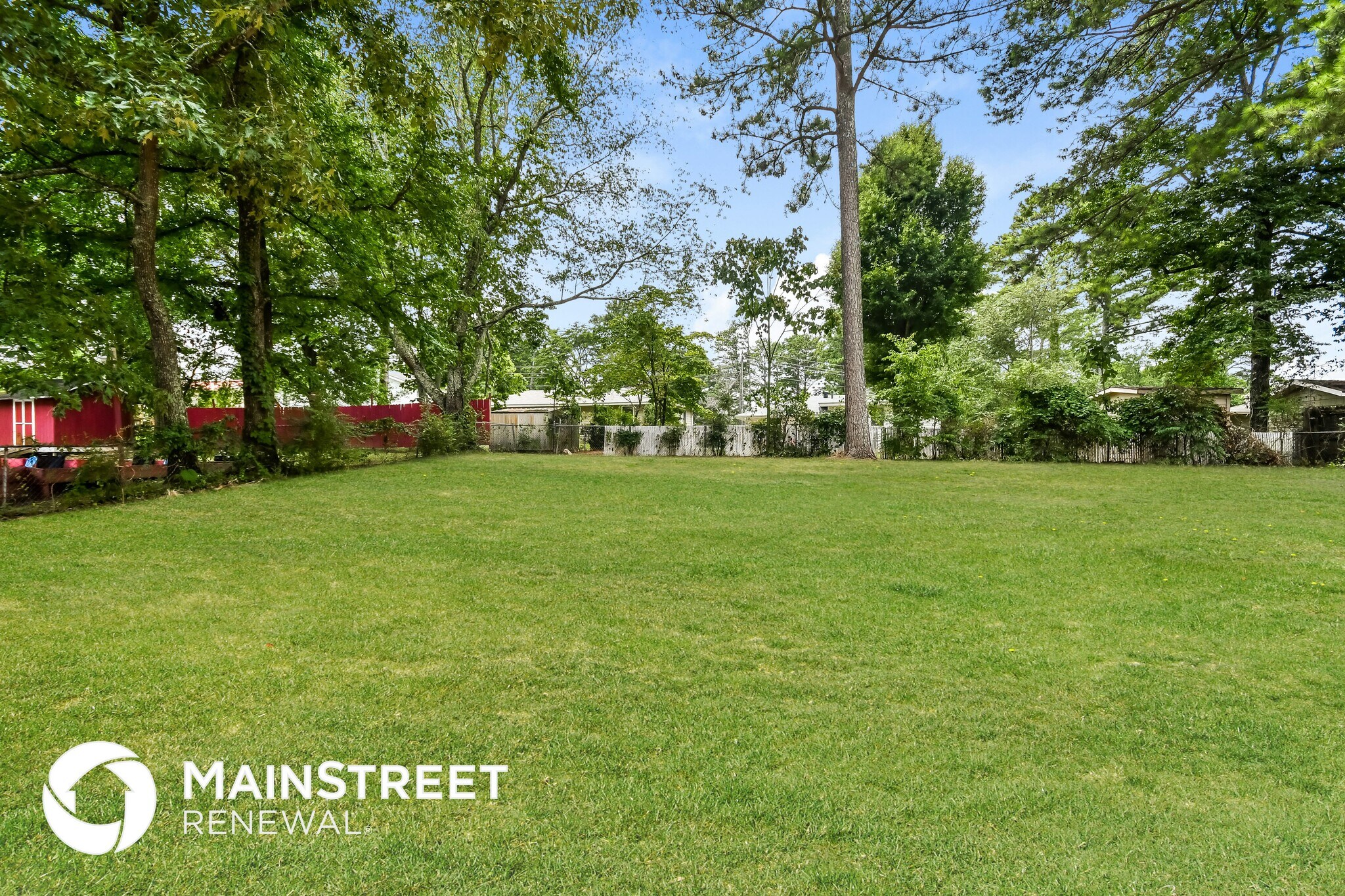 Building Photo - 904 Pine Forest Cir