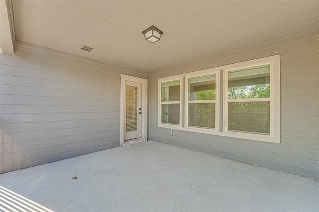 Building Photo - 7849 Bayside Dr