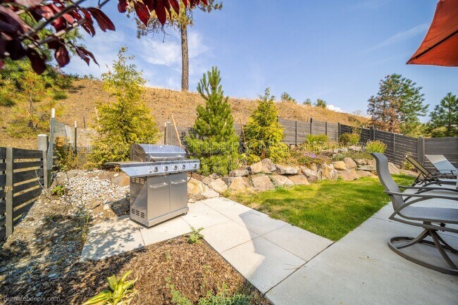 Building Photo - 3343 N Rosalia Rd