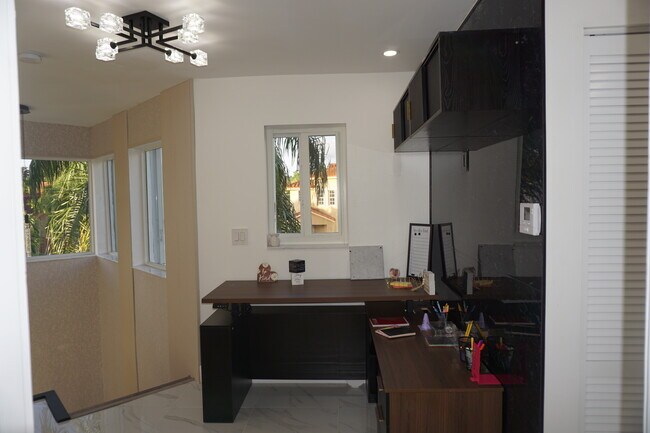 Building Photo - 15614 SW 110th Terrace