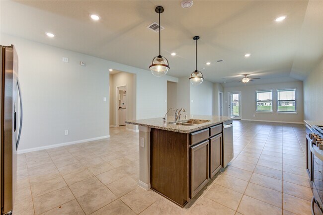 Building Photo - 1207 Cascade Hls Dr