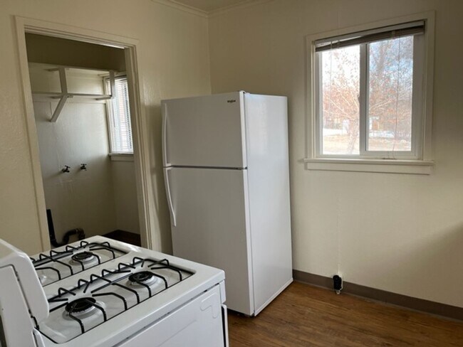 Building Photo - 1 Montana in Pine Creek Village
