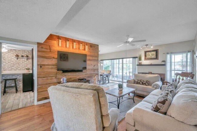 Building Photo - 10811 Indian Hills Ct