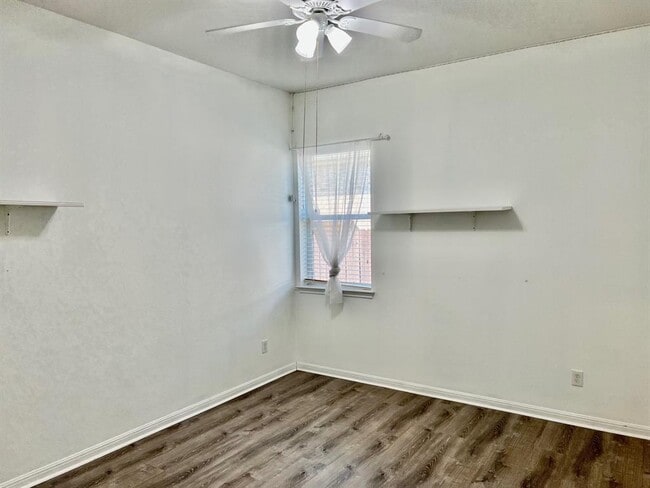 Building Photo - 1308 Creekstone Dr
