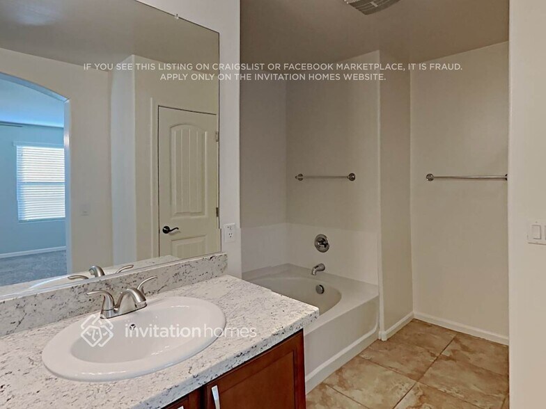 Building Photo - 1409 S Ponderosa Dr