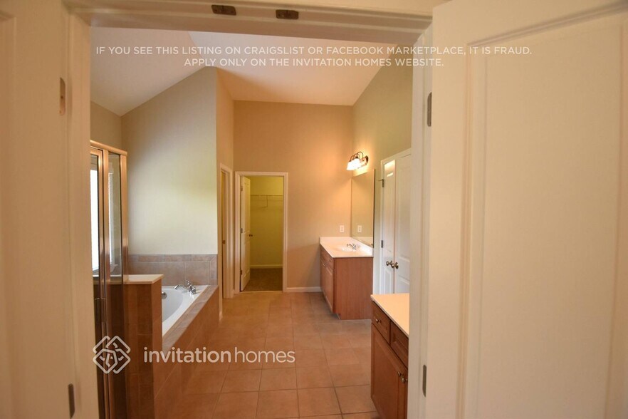 Building Photo - 1604 Trilogy Park Dr