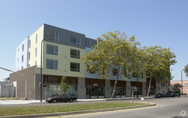 Building Photo - Aventerra Apartments
