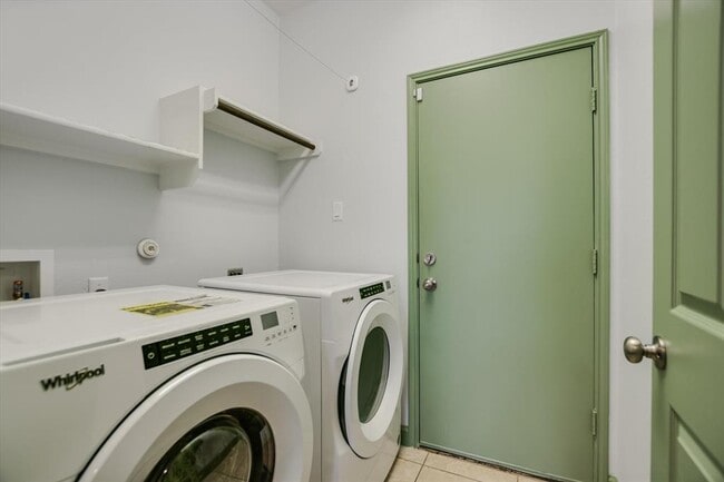 Building Photo - 10020 Wading Pool Path