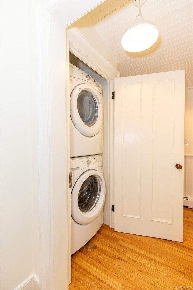 Building Photo - 26 Center St