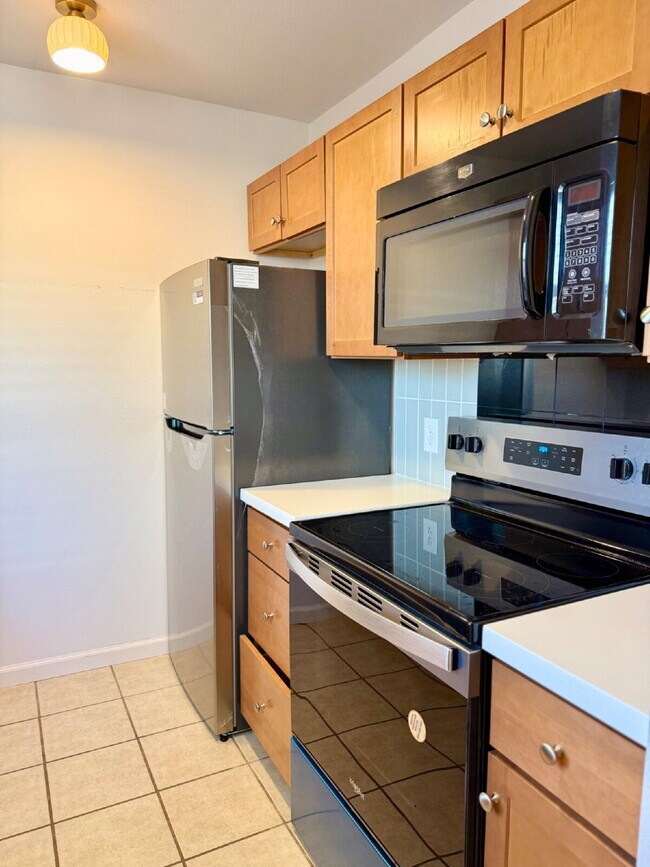 Building Photo - 2 Bed, 2 Bath Pre-Leasing 2026! Will Hold till 5/15/2026!