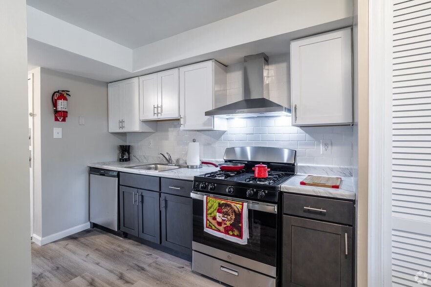 Building Photo - 105 Blackwood-Clementon Rd