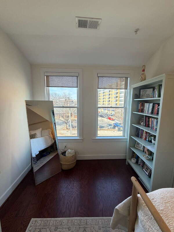 Building Photo - 1107 S Walter Reed Dr