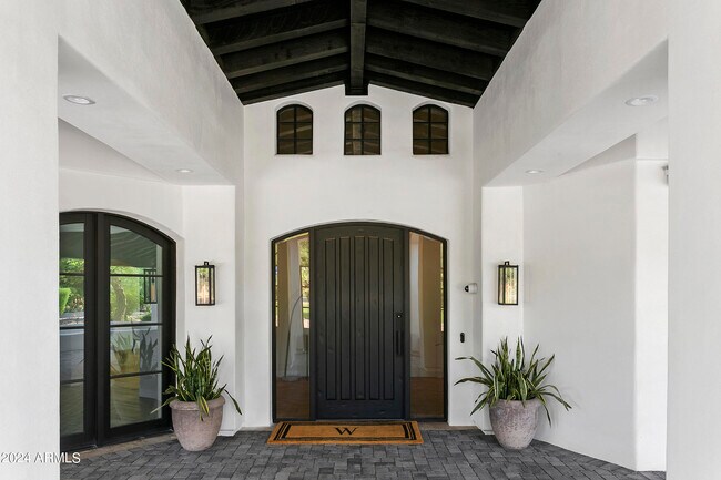 Building Photo - 6732 E San Juan Ave