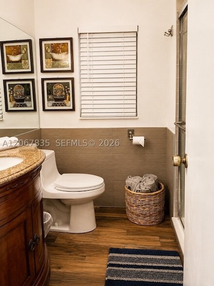 Building Photo - 4633 Vilabella Dr