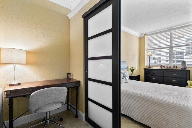 Building Photo - 4250 Galt Ocean Dr