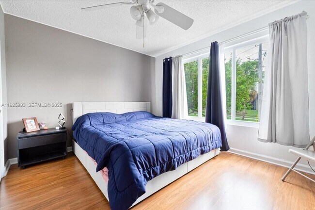 Building Photo - 8105 Lagos De Campo Blvd