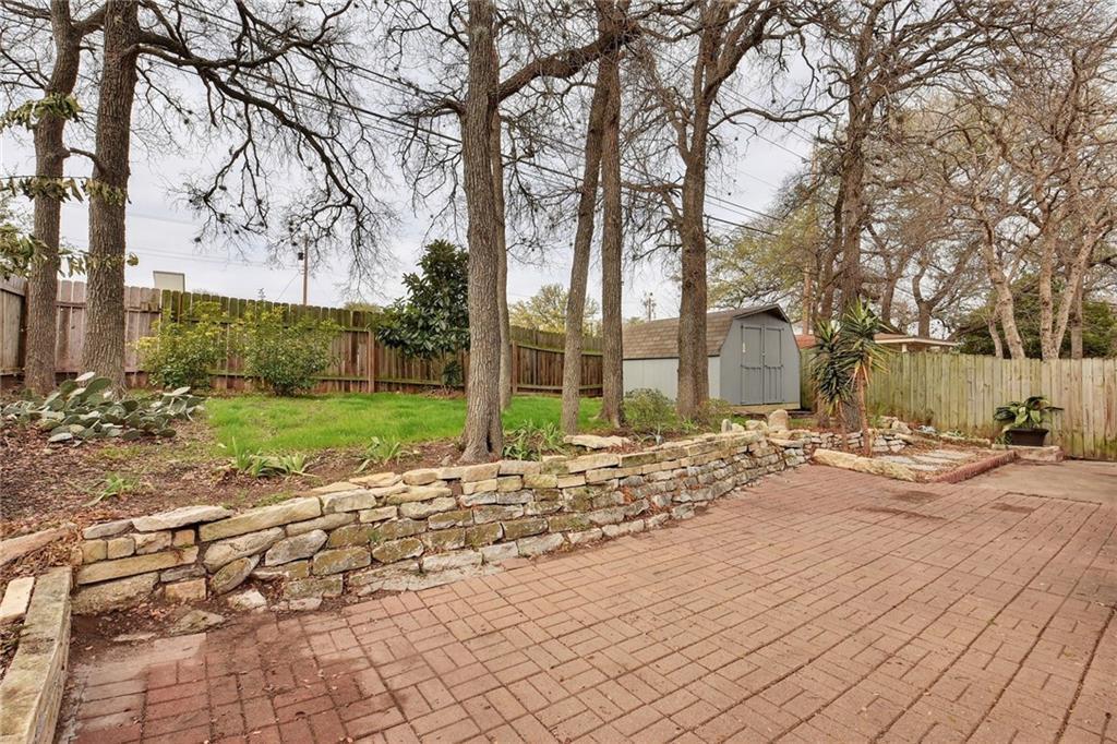 Building Photo - 11202 Brushy Glen Dr
