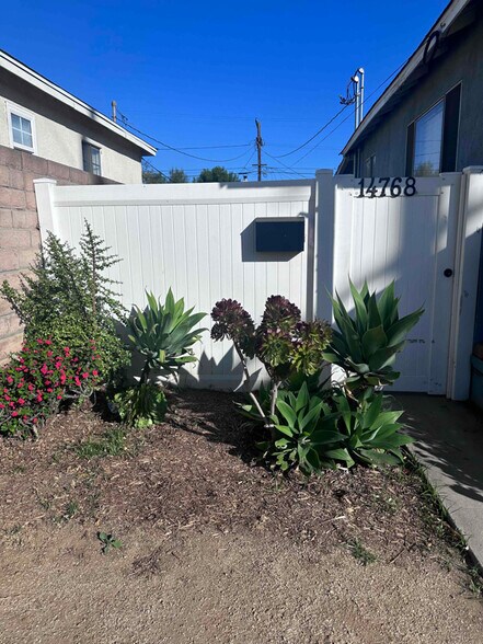 Building Photo - 14768 San Fernando Mission Blvd