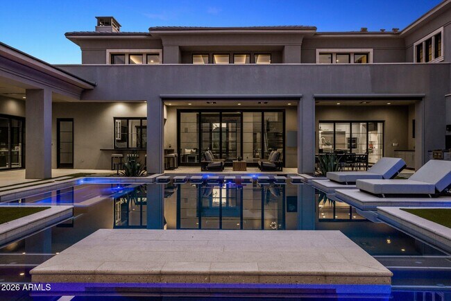 Building Photo - 10110 E Siesta Ln