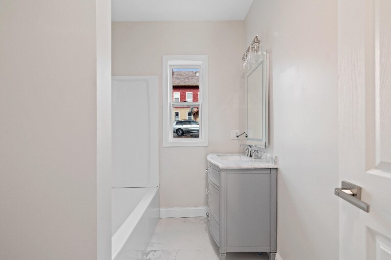 Building Photo - 12 Woodford St