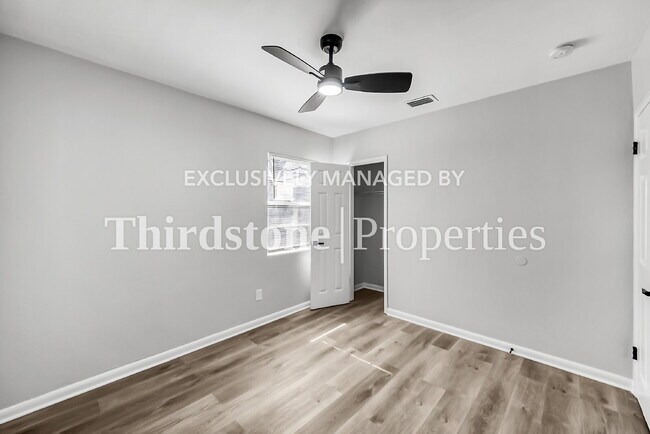 Building Photo - 1093 Prospect St