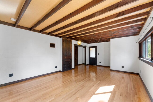 Building Photo - 1409 Avon Park Ter