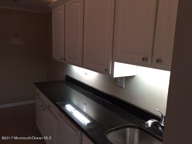 Building Photo - 84 Amberly Dr