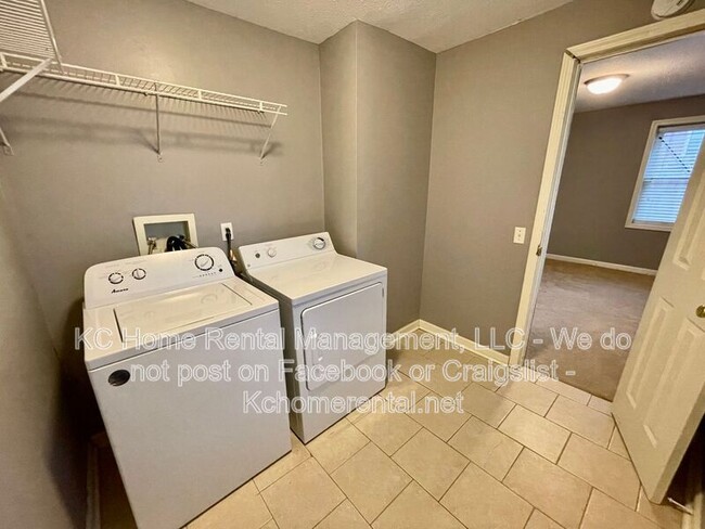 Building Photo - 1108 W 41st Terrace