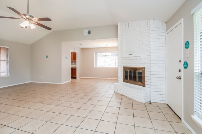 Building Photo - 10930 Rosewood Ct