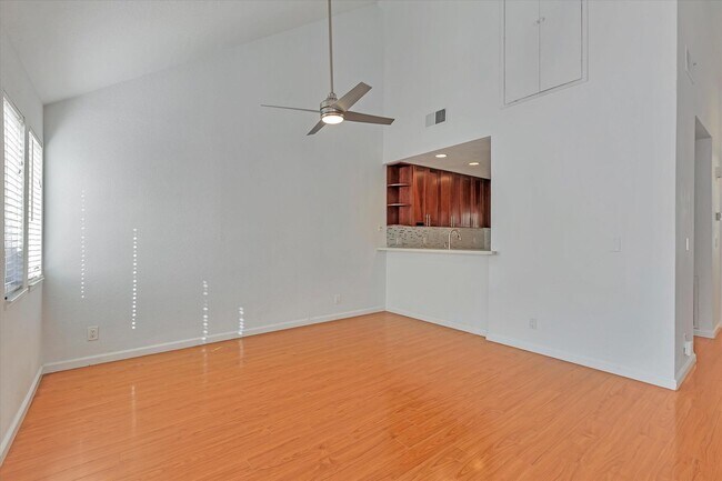 Building Photo - 181 Centre St