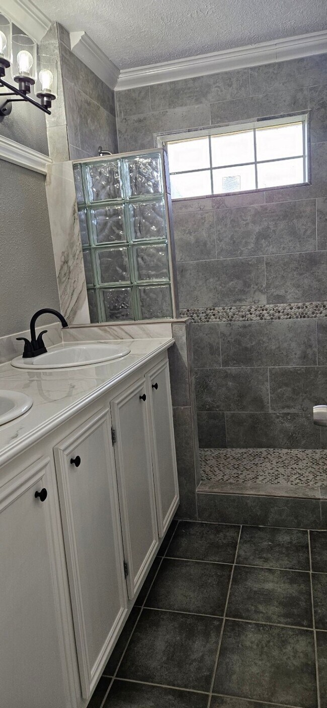 Building Photo - 11307 Sageheather Dr