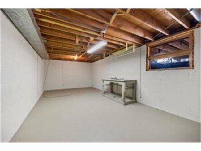 Building Photo - 15605 Boulder Creek Dr