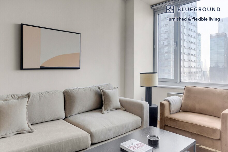 Building Photo - 635 W 42nd St