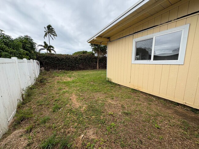 Building Photo - Rare 5 bedroom, 3 bath PET FRIENDLY HOUSE in KAILUA!